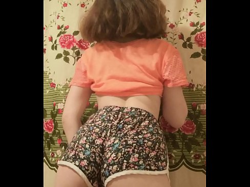 ❤️ Giovane pupa sexy fa uno striptease riprendendo i suoi pantaloncini alla telecamera ️❌ Video di sessoal it.epicshowdown.top ❌️