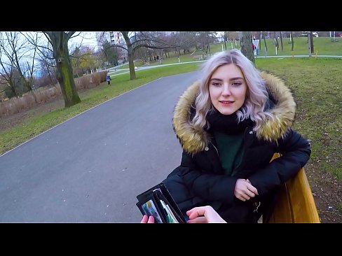 ❤️ Ingoia la sborra calda di uno sconosciuto per soldi - pompino nel parco di Eva Elfie ️❌ Video di sessoal it.epicshowdown.top ❌️